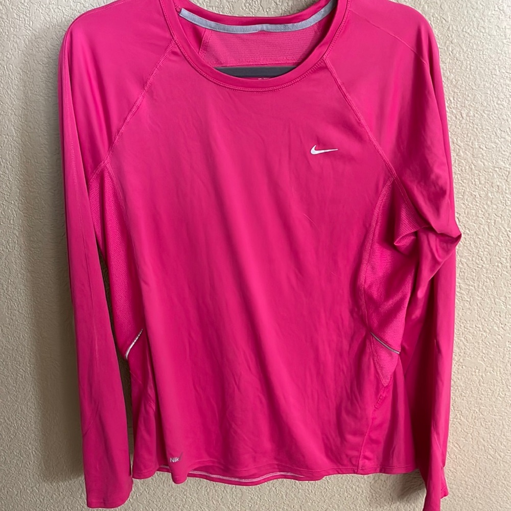 Nike FITDRY pink top, women’s large